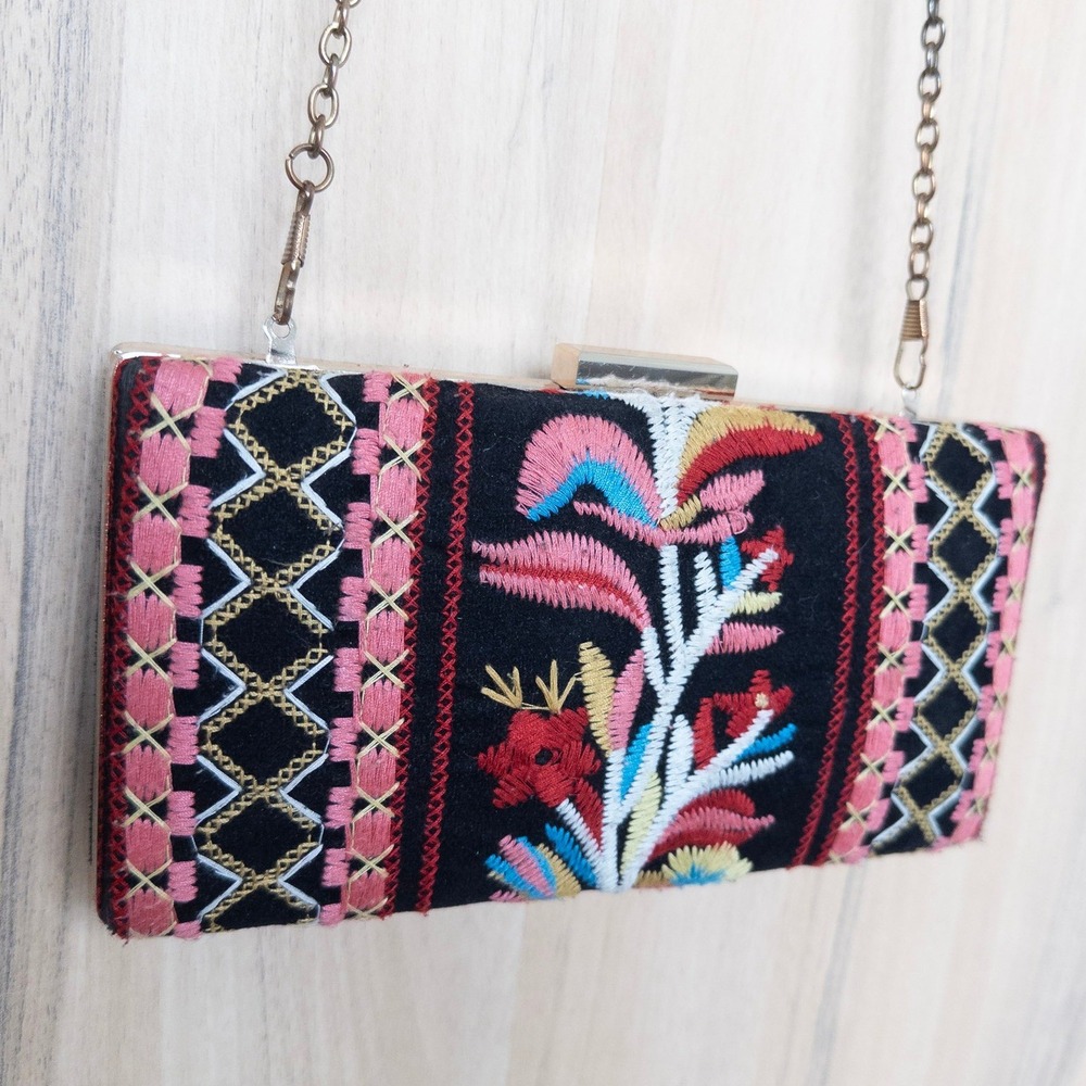 Embroidered Floral Clutch OS Black Colorful Crossbody Bag Chain Strap Boho